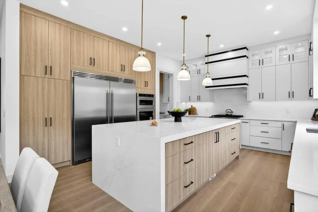 407 Patterson Boulevard SW Calgary AB T3H 3N6