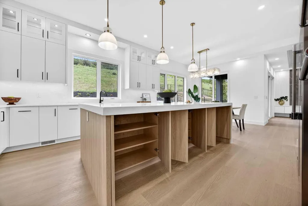407 Patterson Boulevard SW Calgary AB T3H 3N6