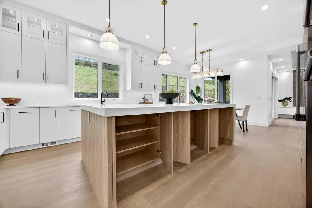 407 Patterson Boulevard SW Calgary AB T3H 3N6