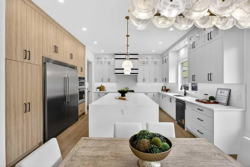407 Patterson Boulevard SW Calgary AB T3H 3N6