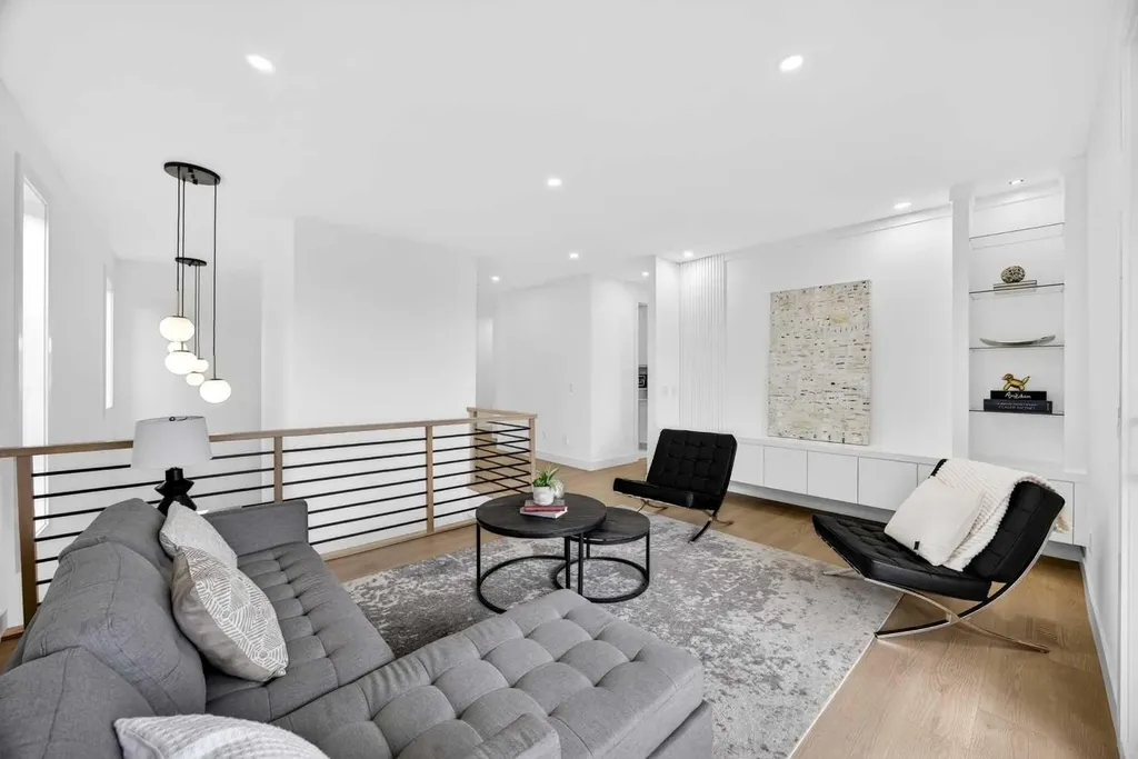 407 Patterson Boulevard SW Calgary AB T3H 3N6
