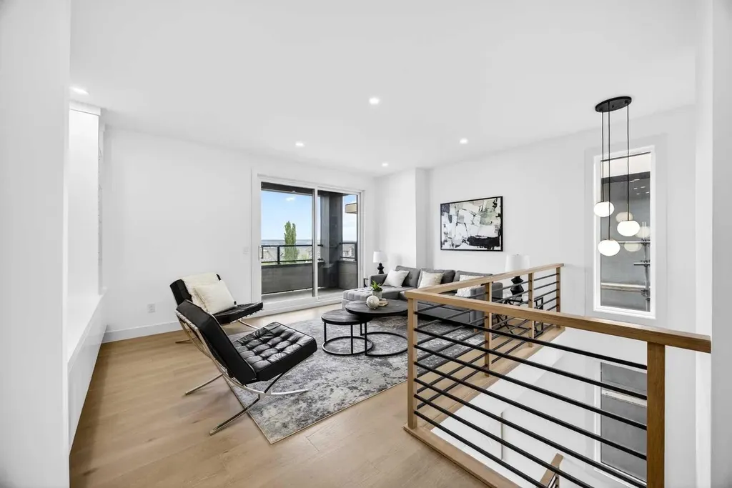407 Patterson Boulevard SW Calgary AB T3H 3N6