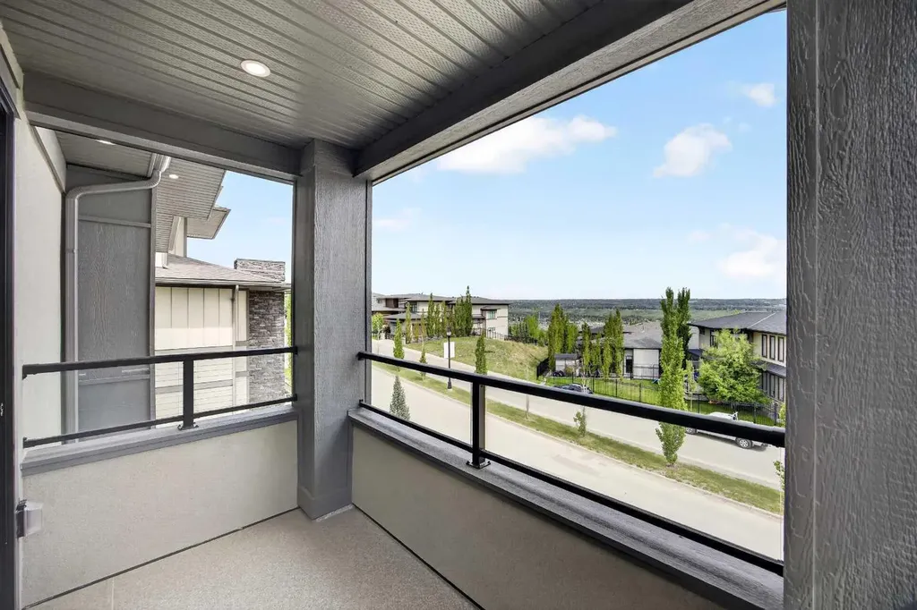 407 Patterson Boulevard SW Calgary AB T3H 3N6