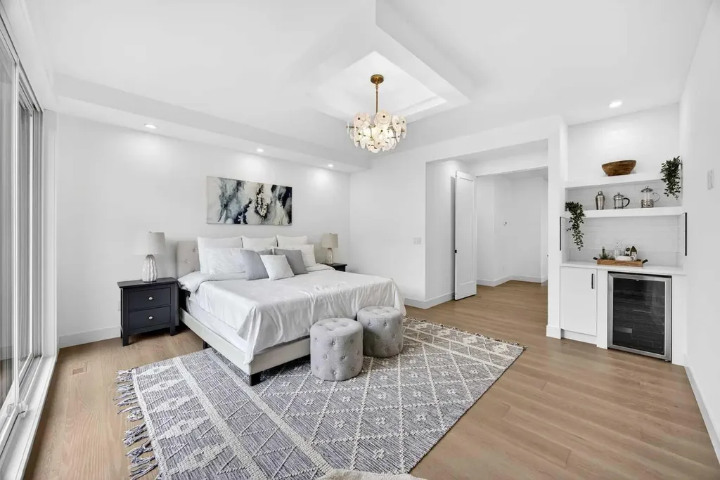 407 Patterson Boulevard SW Calgary AB T3H 3N6