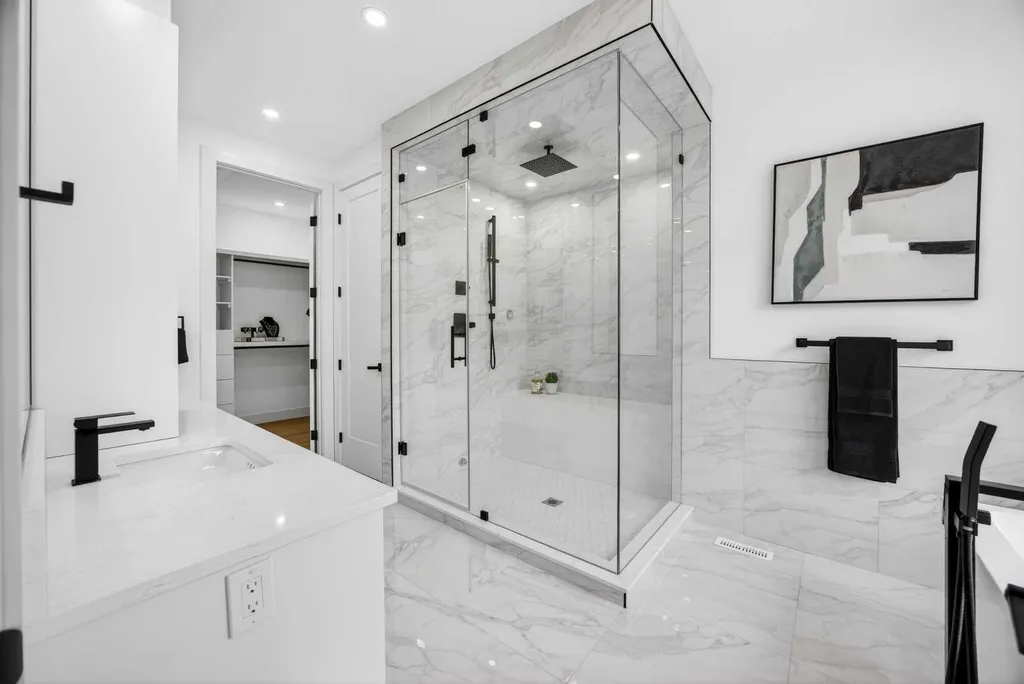 407 Patterson Boulevard SW Calgary AB T3H 3N6