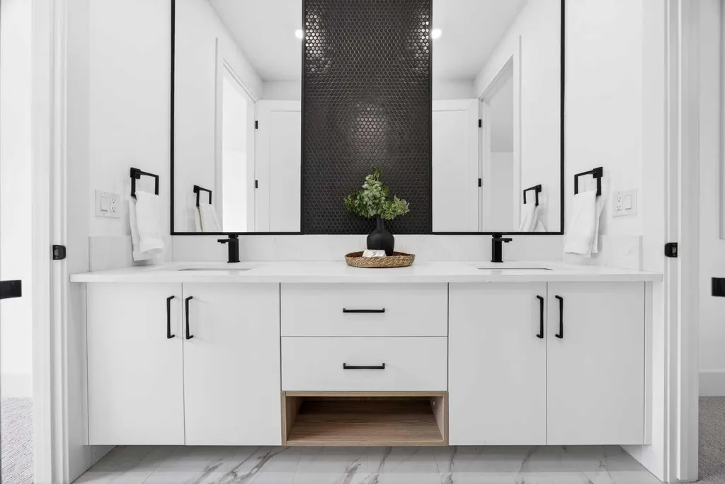 407 Patterson Boulevard SW Calgary AB T3H 3N6