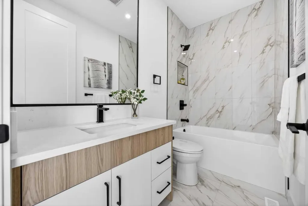 407 Patterson Boulevard SW Calgary AB T3H 3N6