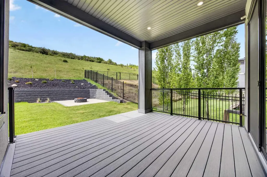 407 Patterson Boulevard SW Calgary AB T3H 3N6