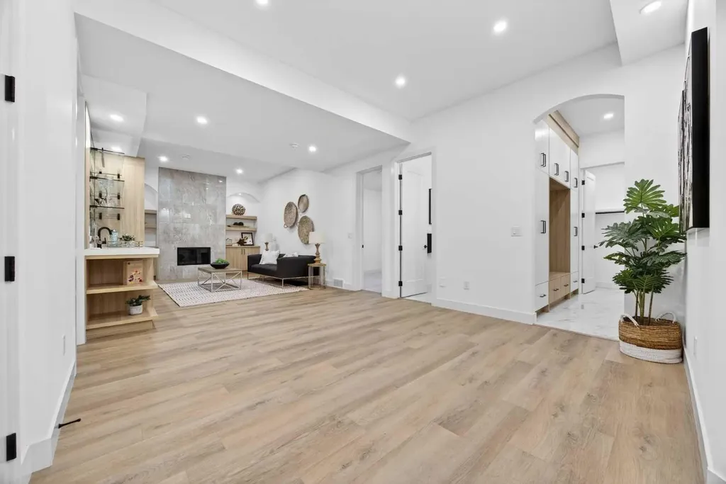 407 Patterson Boulevard SW Calgary AB T3H 3N6