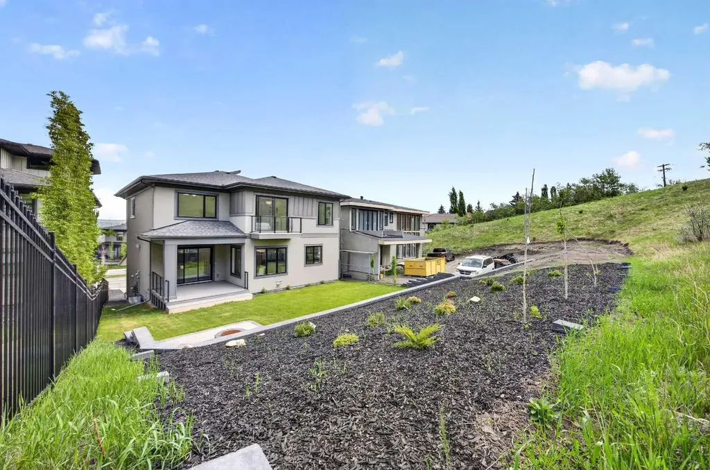 407 Patterson Boulevard SW Calgary AB T3H 3N6