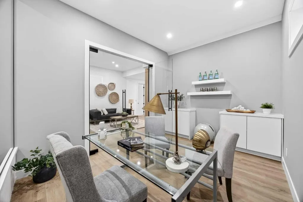 407 Patterson Boulevard SW Calgary AB T3H 3N6
