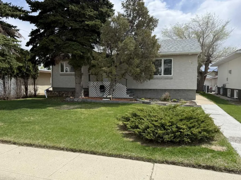 411 6 Avenue W Hanna AB T0J 1P0