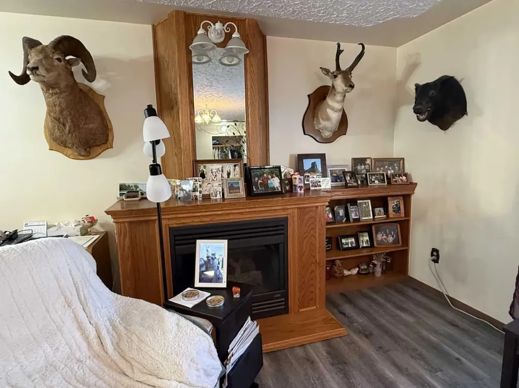 411 6 Avenue W Hanna AB T0J 1P0