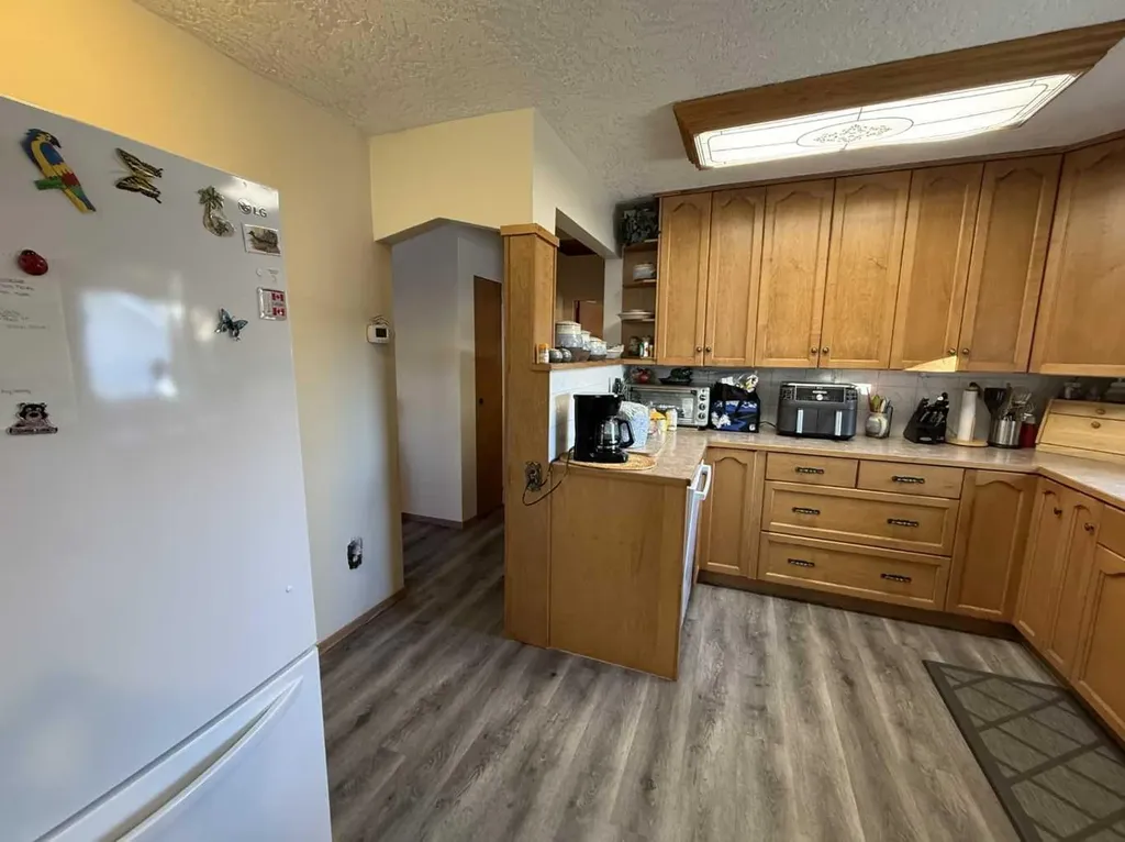 411 6 Avenue W Hanna AB T0J 1P0