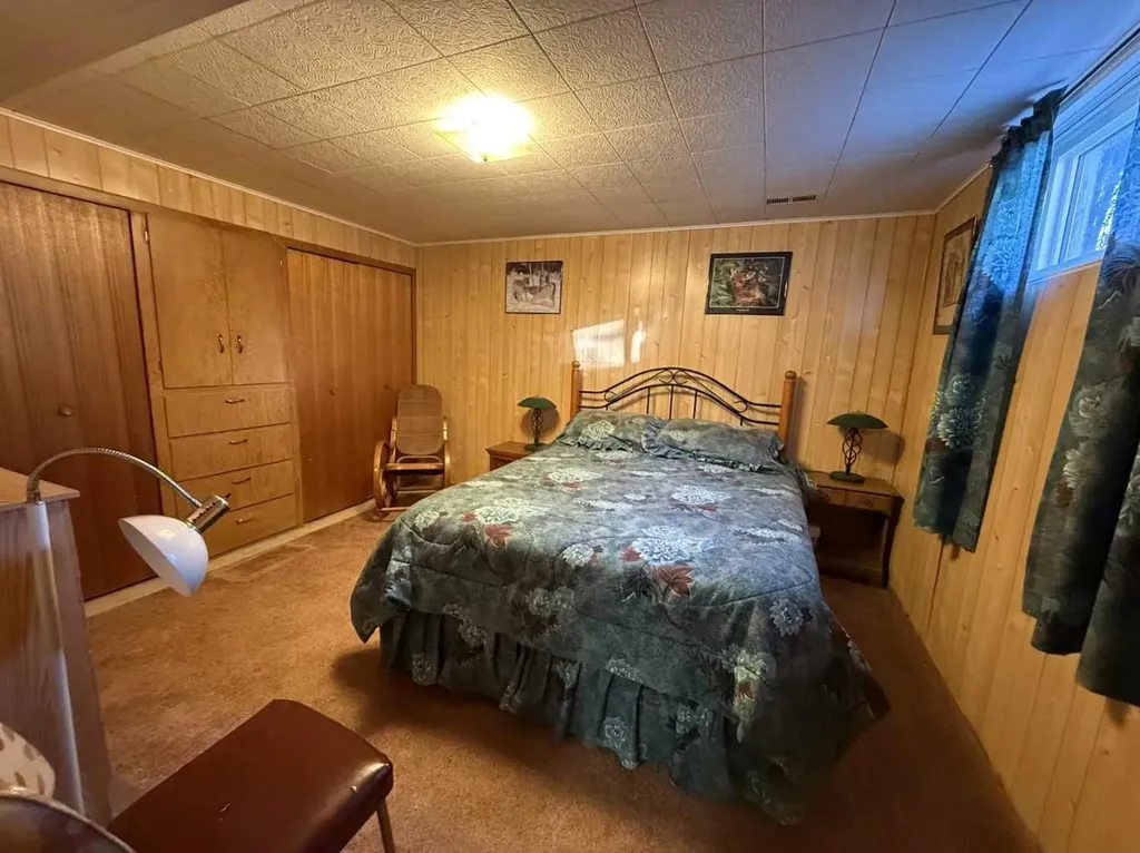 411 6 Avenue W Hanna AB T0J 1P0