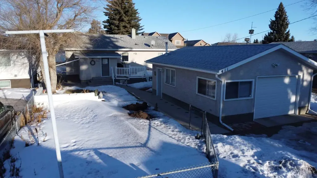 411 6 Avenue W Hanna AB T0J 1P0