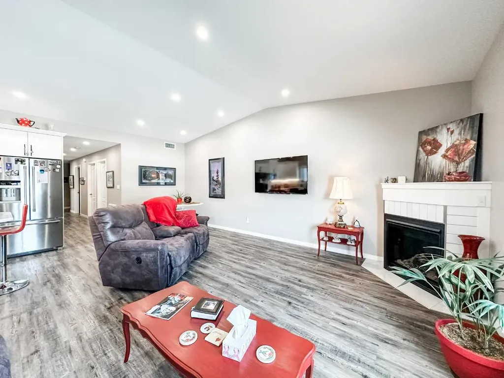 5011 C 49 Street Stettler AB T0C 2L0