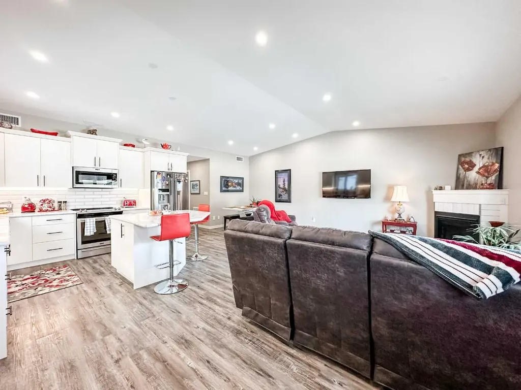5011 C 49 Street Stettler AB T0C 2L0