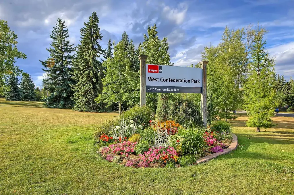 2709 18 Street NW Calgary AB T2M 3T9