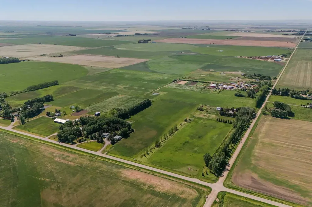 7.76 Acres Township Road 84 Rural Lethbridge County AB T1J 5N7