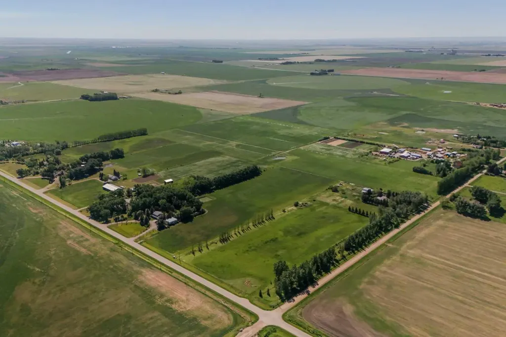 7.76 Acres Township Road 84 Rural Lethbridge County AB T1J 5N7