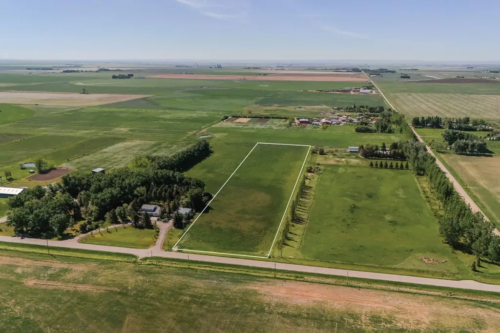 7.76 Acres Township Road 84 Rural Lethbridge County AB T1J 5N7