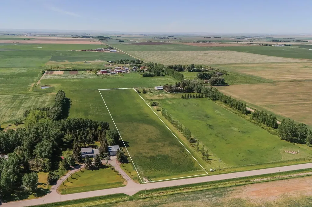 7.76 Acres Township Road 84 Rural Lethbridge County AB T1J 5N7