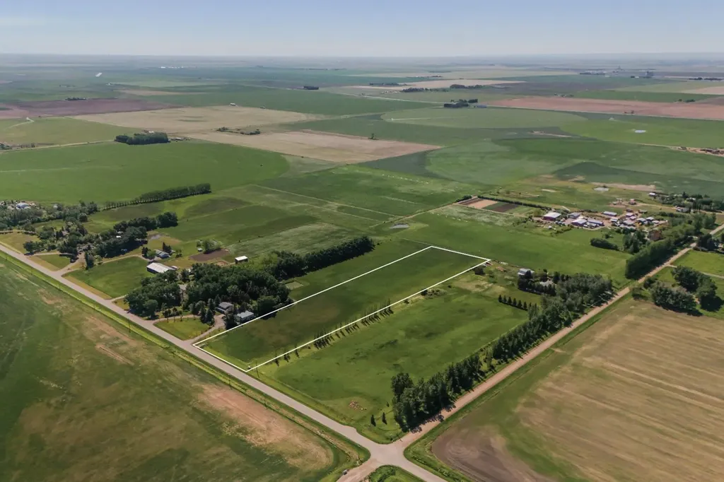 7.76 Acres Township Road 84 Rural Lethbridge County AB T1J 5N7