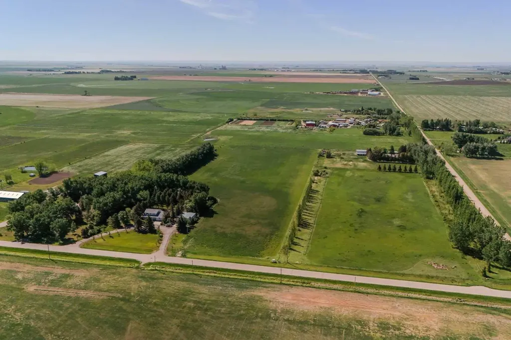 7.76 Acres Township Road 84 Rural Lethbridge County AB T1J 5N7