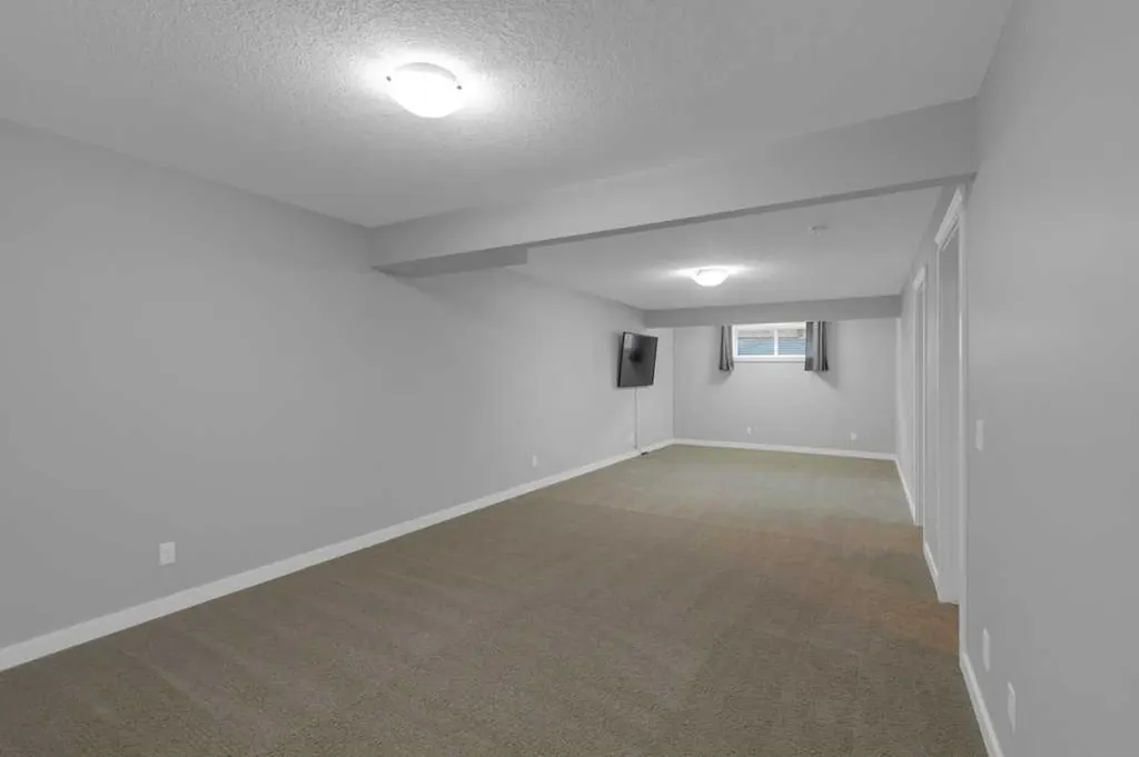 137 Willow Park N Cochrane AB T4C2N3