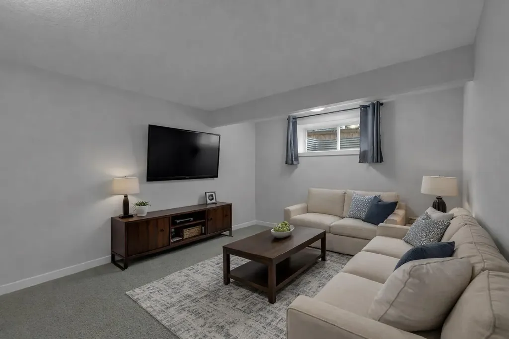 137 Willow Park N Cochrane AB T4C2N3