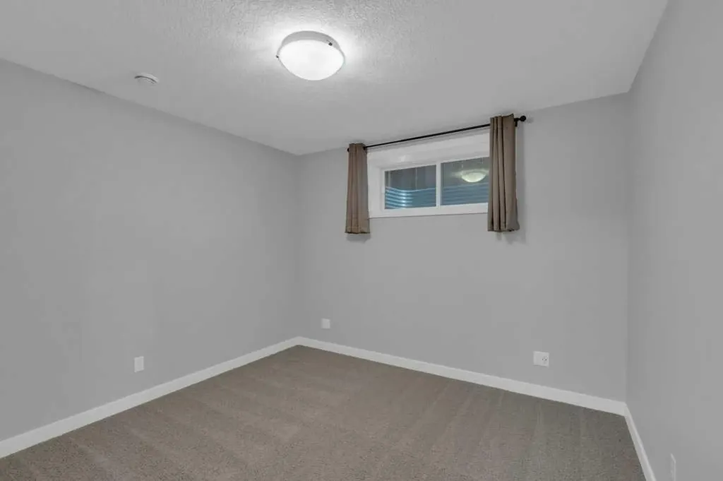 137 Willow Park N Cochrane AB T4C2N3