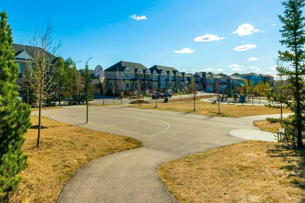 137 Willow Park N Cochrane AB T4C2N3