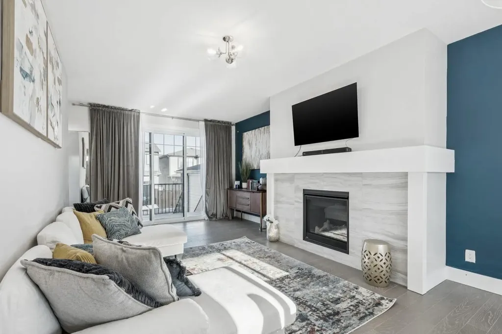 16 Treeline Lane SW Calgary AB T2Y 0S2