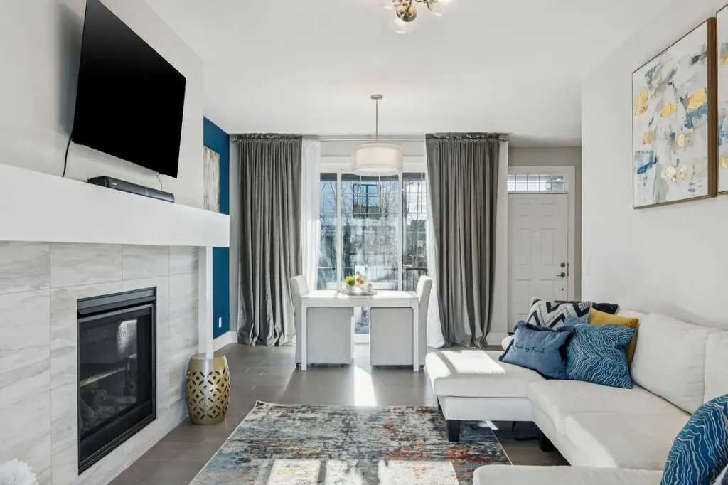 16 Treeline Lane SW Calgary AB T2Y 0S2