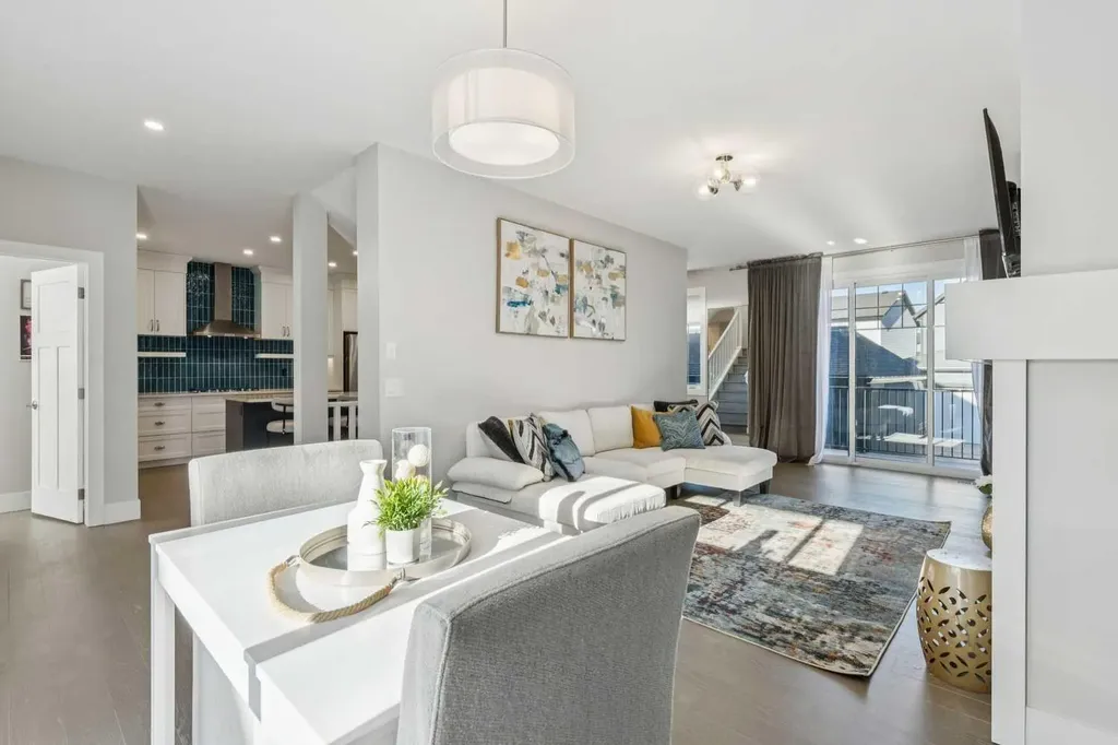 16 Treeline Lane SW Calgary AB T2Y 0S2