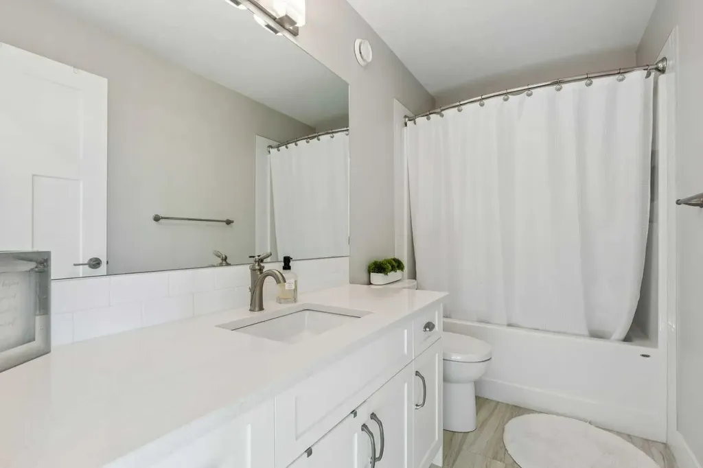 16 Treeline Lane SW Calgary AB T2Y 0S2