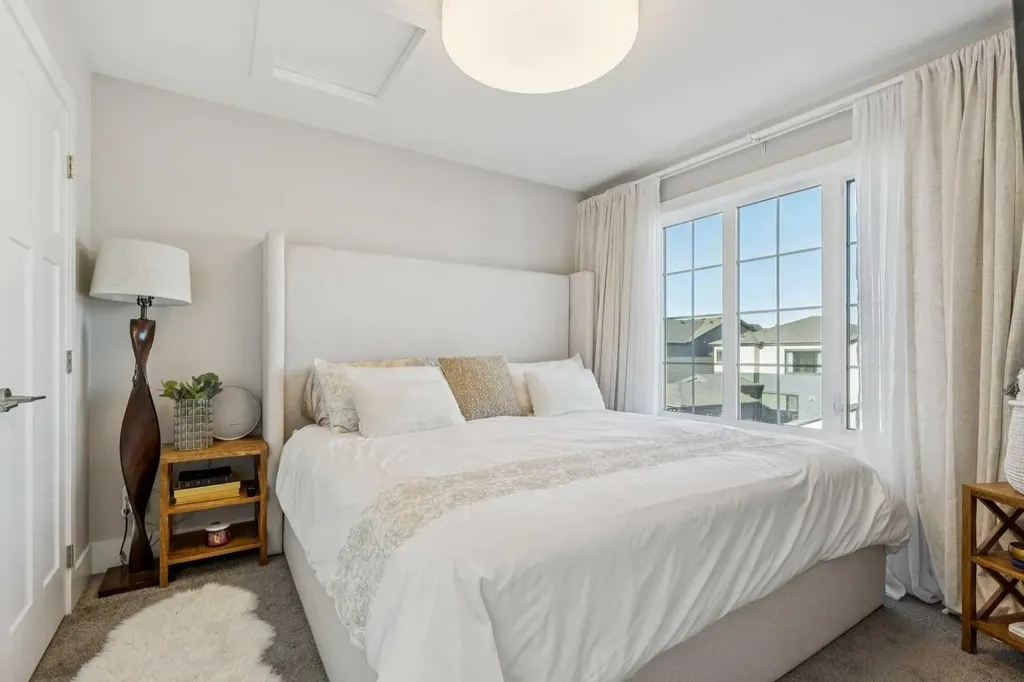 16 Treeline Lane SW Calgary AB T2Y 0S2