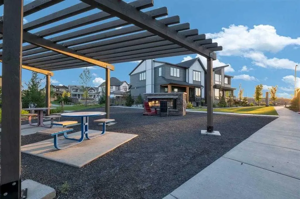 16 Treeline Lane SW Calgary AB T2Y 0S2