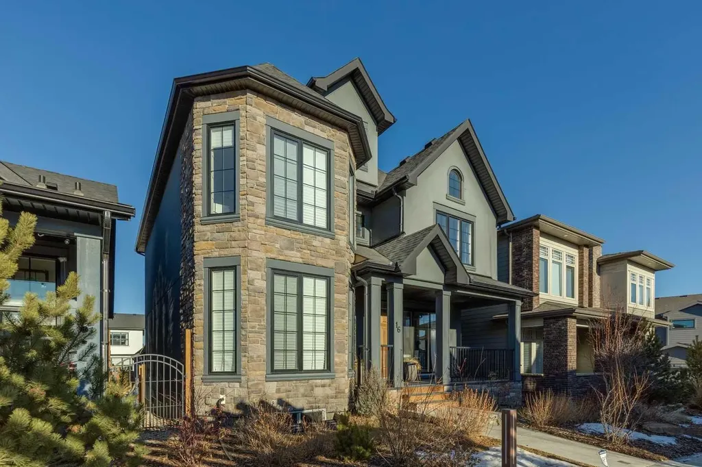 16 Treeline Lane SW Calgary AB T2Y 0S2