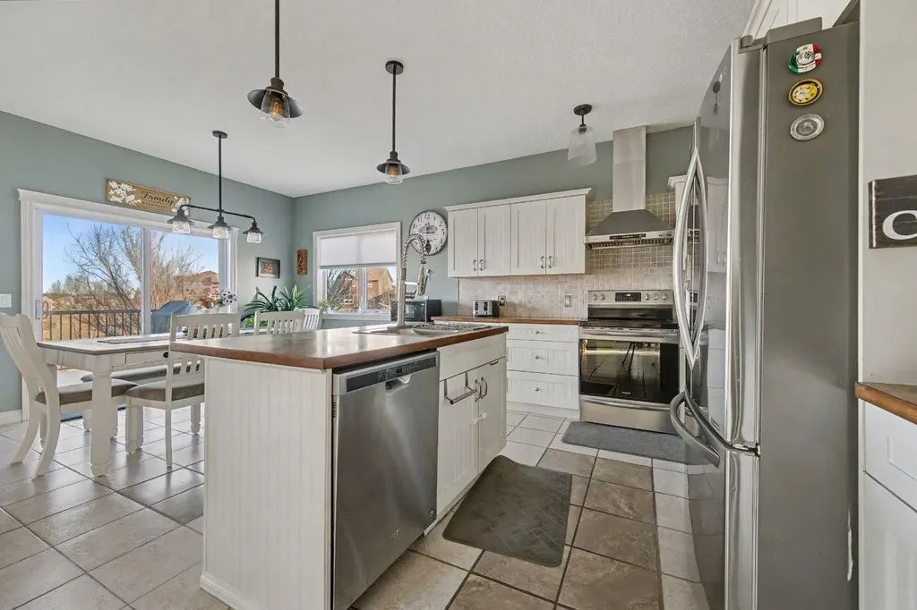 1718 High Park Drive NW High River AB T1V 0A3