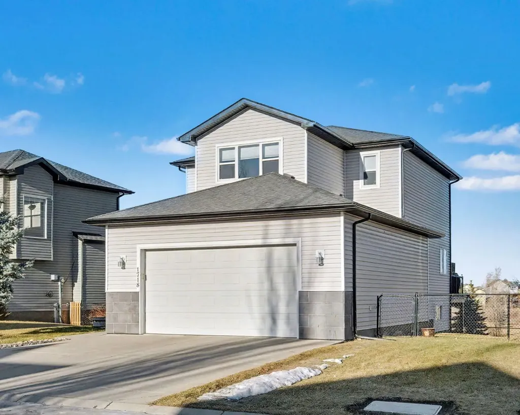 1718 High Park Drive NW High River AB T1V 0A3