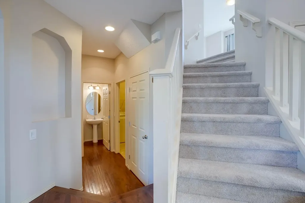 15 Tuscany Reserve Bay NW Calgary AB T3L 0A9