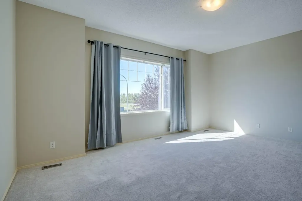 15 Tuscany Reserve Bay NW Calgary AB T3L 0A9