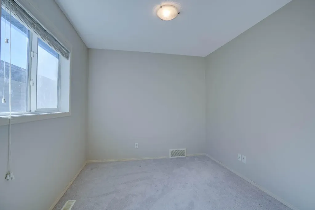 15 Tuscany Reserve Bay NW Calgary AB T3L 0A9