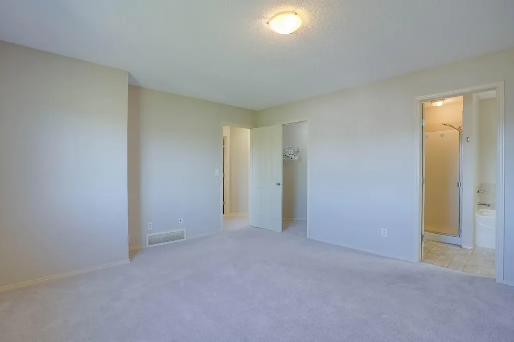 15 Tuscany Reserve Bay NW Calgary AB T3L 0A9