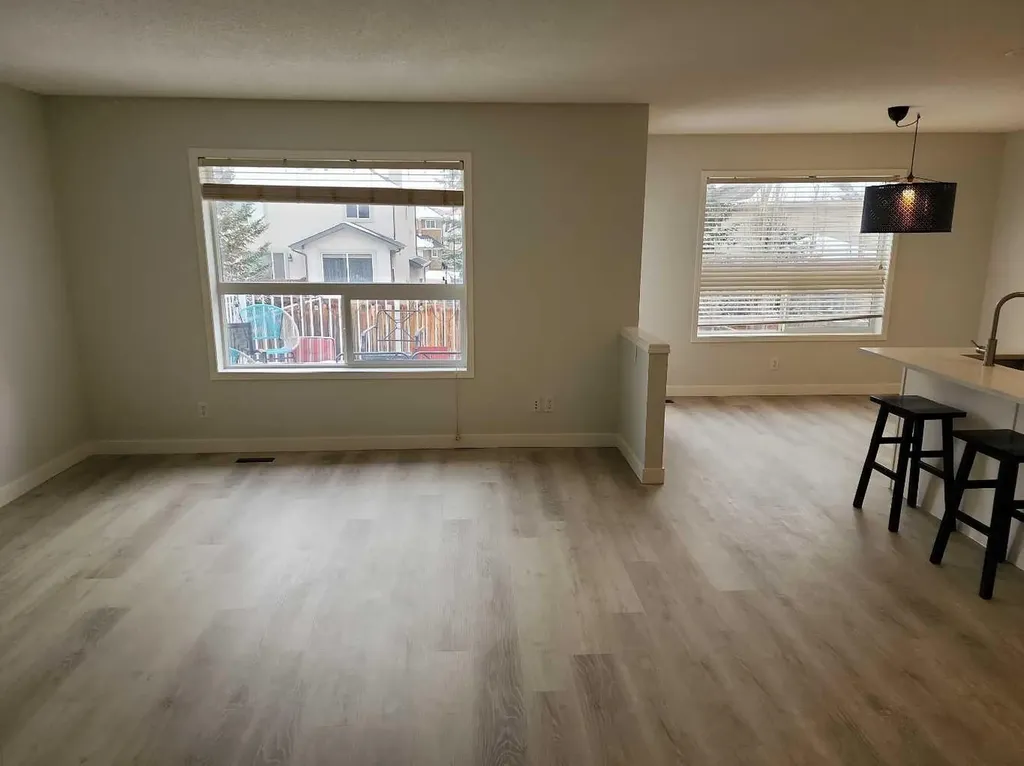 15 Tuscany Reserve Bay NW Calgary AB T3L 0A9