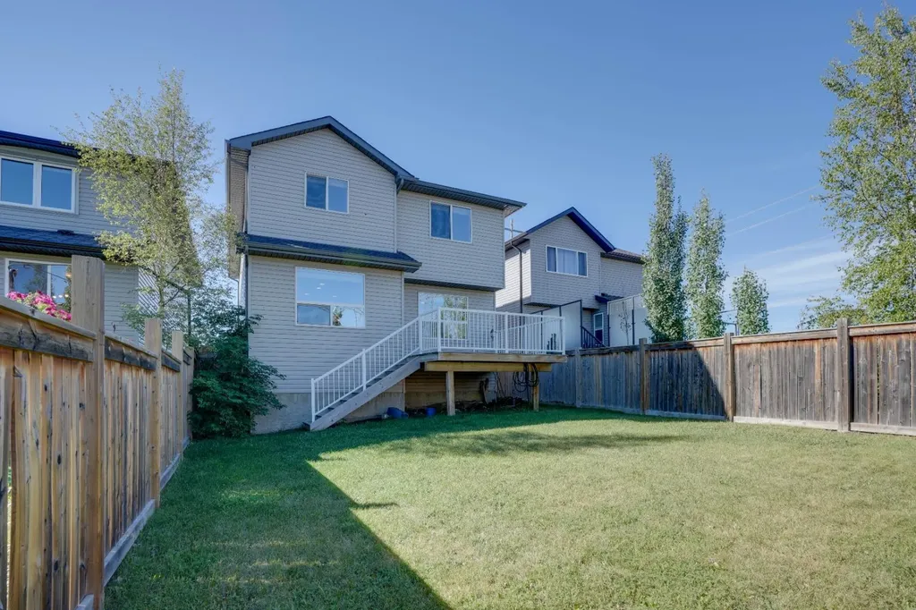 15 Tuscany Reserve Bay NW Calgary AB T3L 0A9