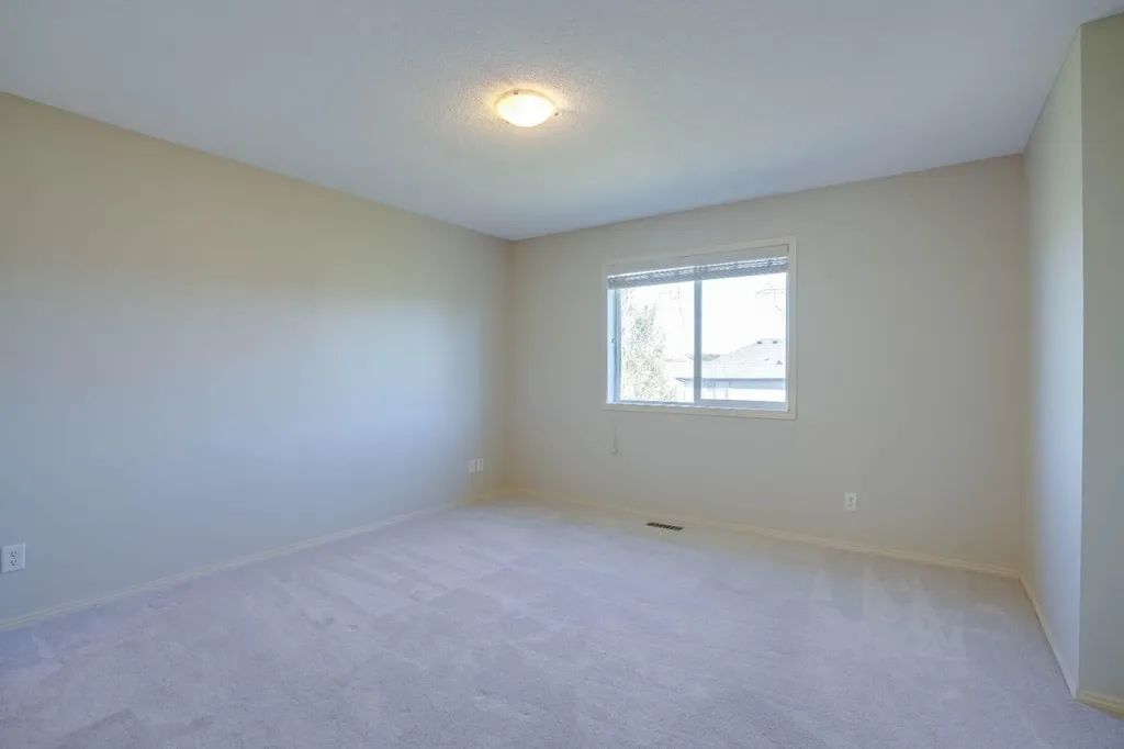 15 Tuscany Reserve Bay NW Calgary AB T3L 0A9