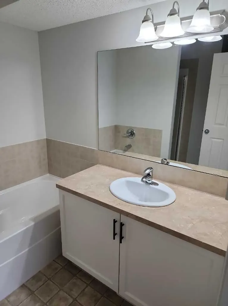 15 Tuscany Reserve Bay NW Calgary AB T3L 0A9